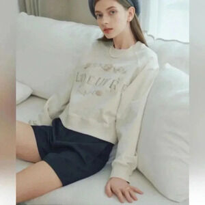 LOEUVRE
Embroidery Vintage Sweatshirt